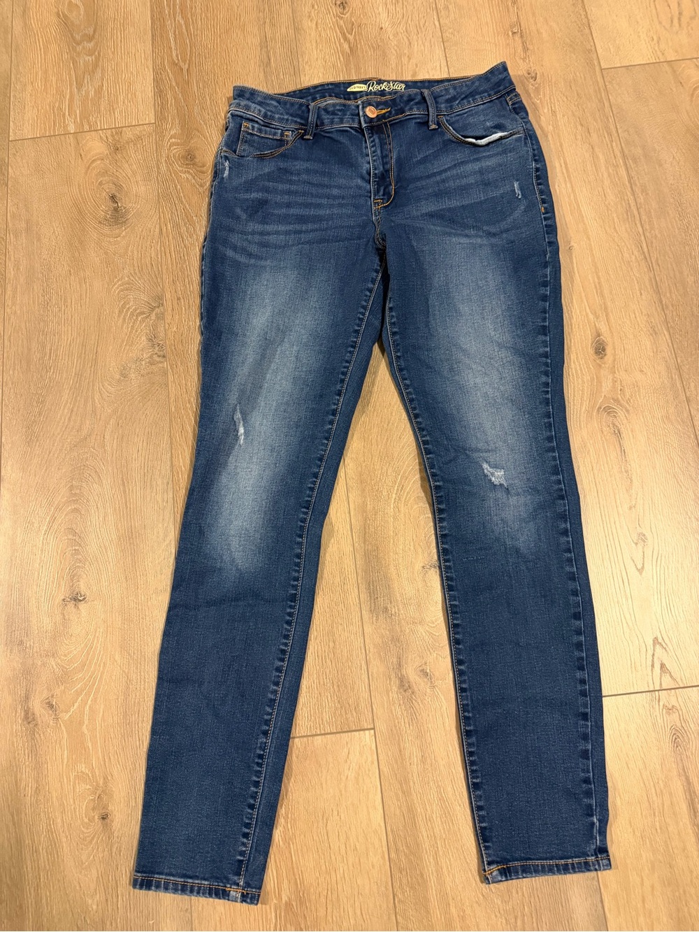 Dark Blue Women's Old Navy Rockstar Skinny Jeans size 12